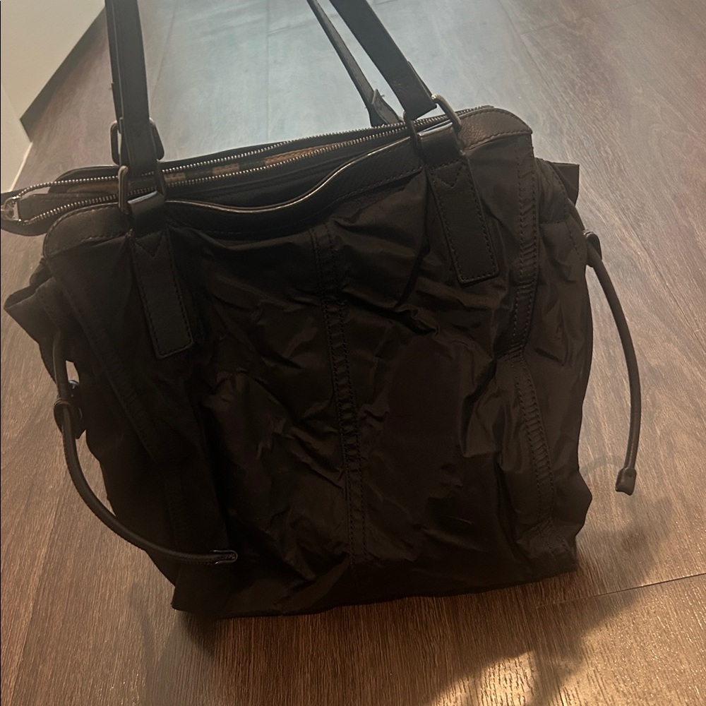 Burberry Black Shoulder Bag - Picture 4 of 7